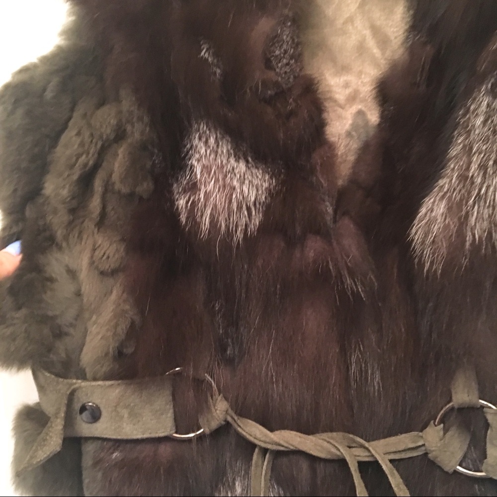 SOLD❌LOVE TOKEN Fox & Rabbit Fur VestGreen Leather - Picture 5 of 7